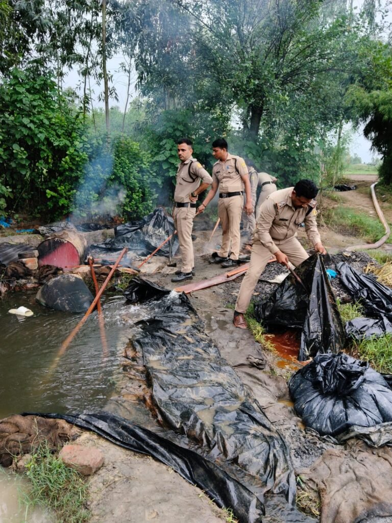 उधम सिंह नगर में आबकारी विभाग की बड़ी कार्रवाई, 15 हजार किलोग्राम लहन नष्ट, 160 लीटर अवैध कच्ची शराब बरामद