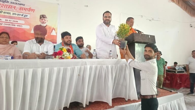 बाजपुर में सेवा, सुशासन एवं समर्पण के तहत सेवा सप्ताह शिविर आयोजित कर जनकल्याणकारी योजनाओं की दी जानकारी