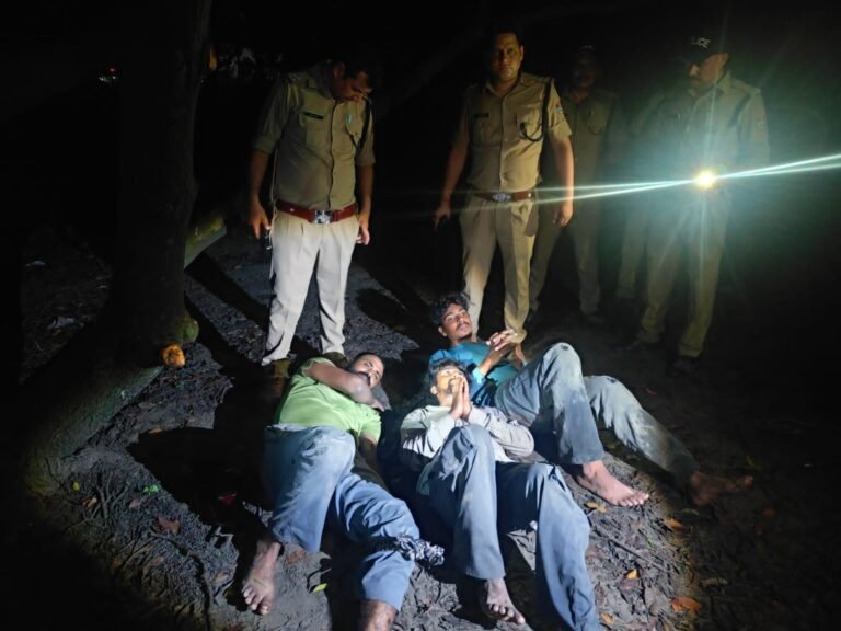 गैंगरेप के तीन आरोपी मुठभेड़ के बाद गिरफ्तार, पुलिस पर फायरिंग करने वाले के पैर में लगी गोली