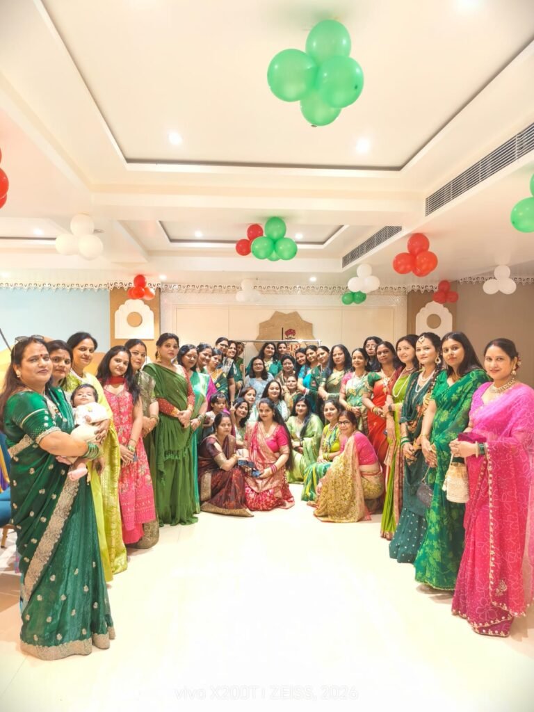 तीज महोत्सव में बिखरी संस्कृति की छटा, संगीत पर जमकर थिरकीं महिलाएं