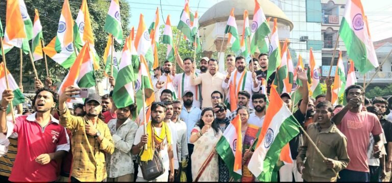 हर घर तिरंगा अभियान के तहत रुद्रपुर में निकली भव्य तिरंगा यात्रा मे शामिल हुऐ विधायक शिव अरोरा