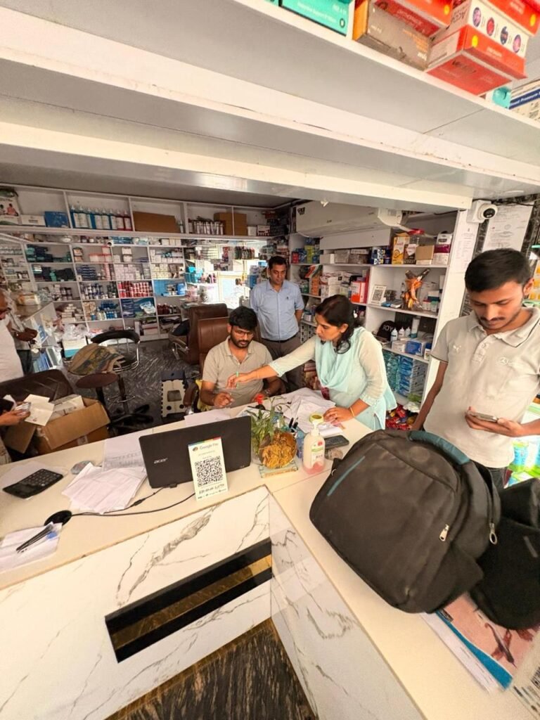 ट्रामाडोल की बिक्री में गड़बड़ी पर छापेमारी,दो मेडिकल प्रतिष्ठान बंद—एक फर्म सील